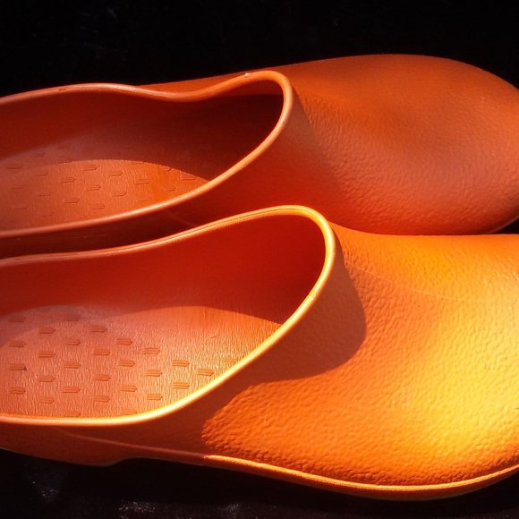 Orange sabot slides US 8 Euro 39 UK 6 - Picture 4 of 10